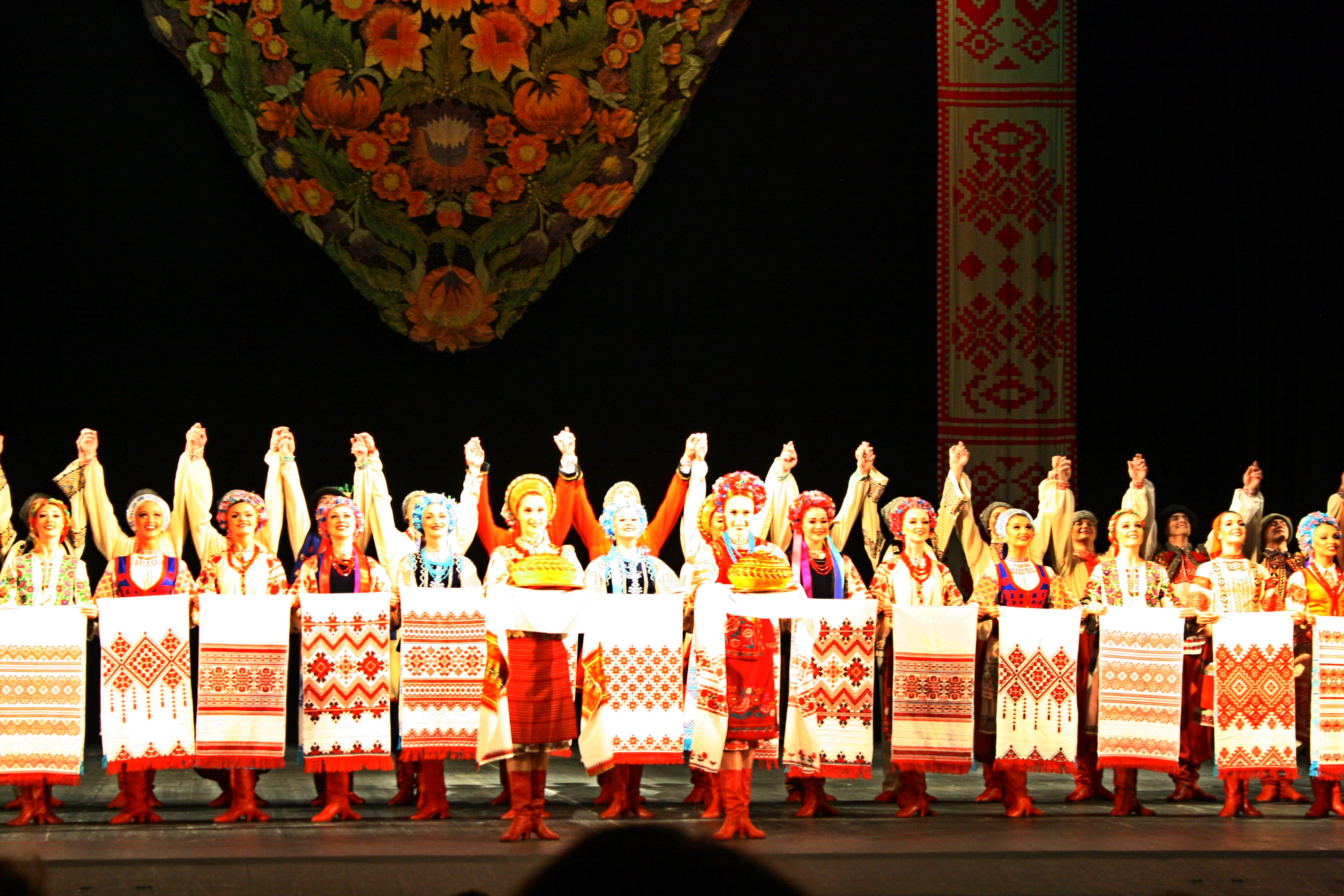 National Honoured Academic Dance Ensemble of Ukraine named. P. P. Virsky (1)