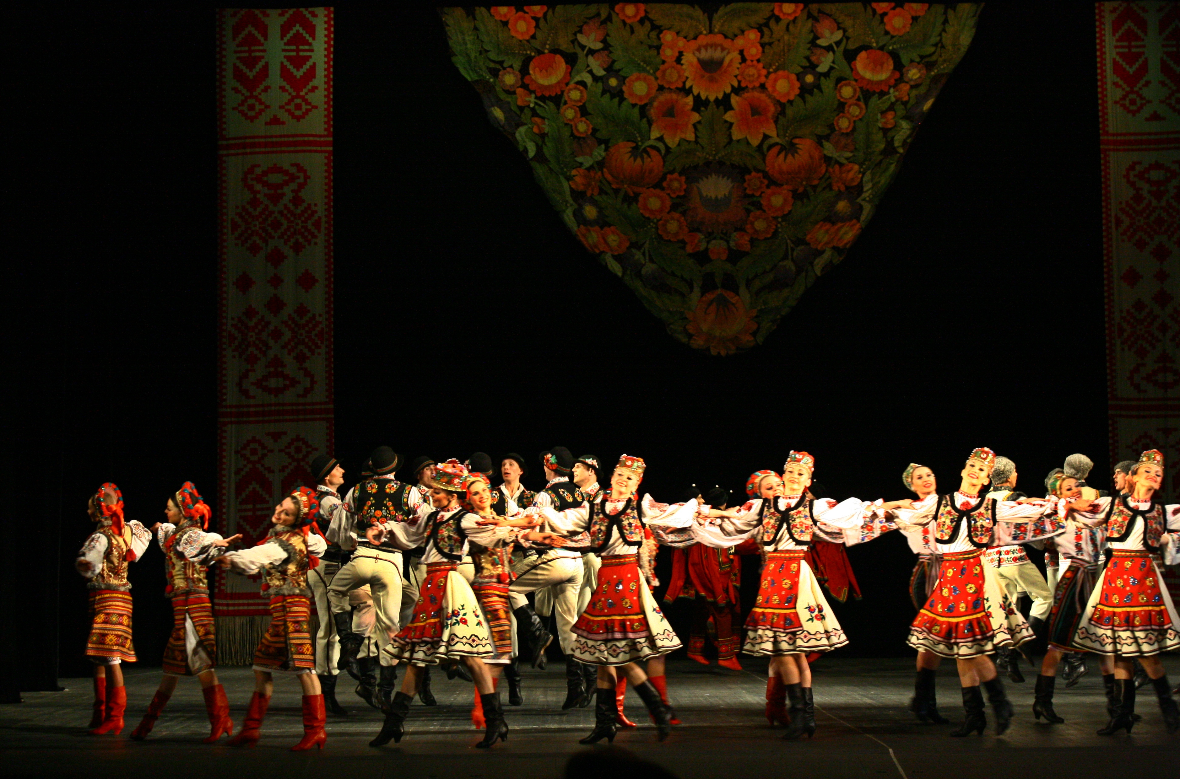 National Honoured Academic Dance Ensemble of Ukraine named. P. P. Virsky (10)