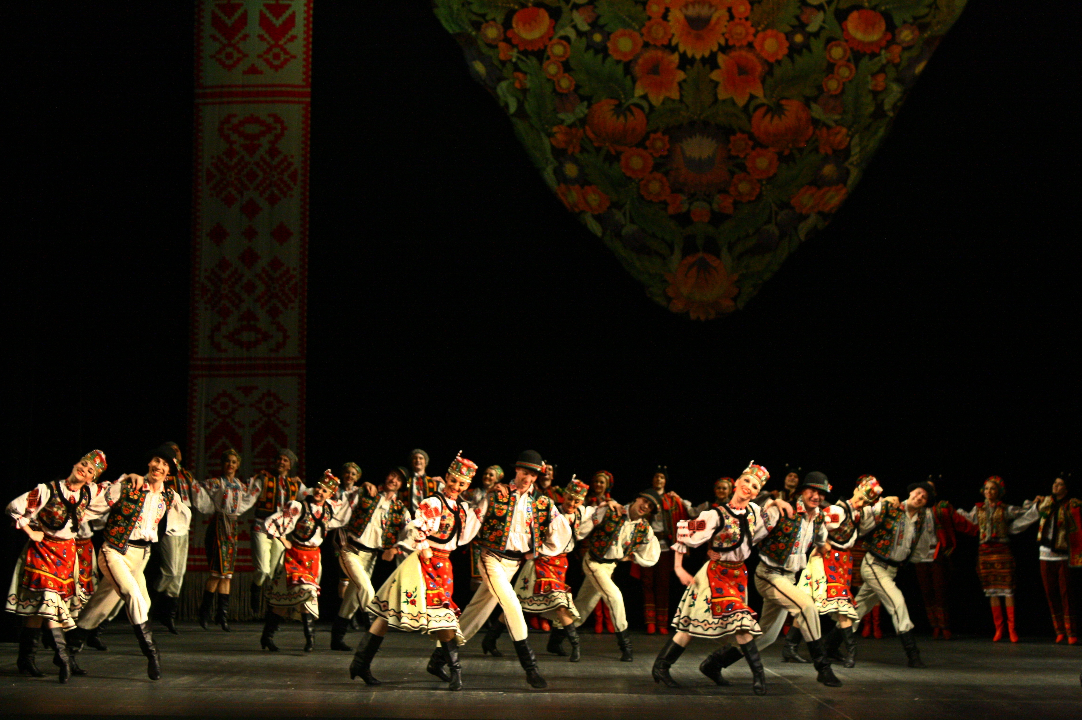 National Honoured Academic Dance Ensemble of Ukraine named. P. P. Virsky (9)