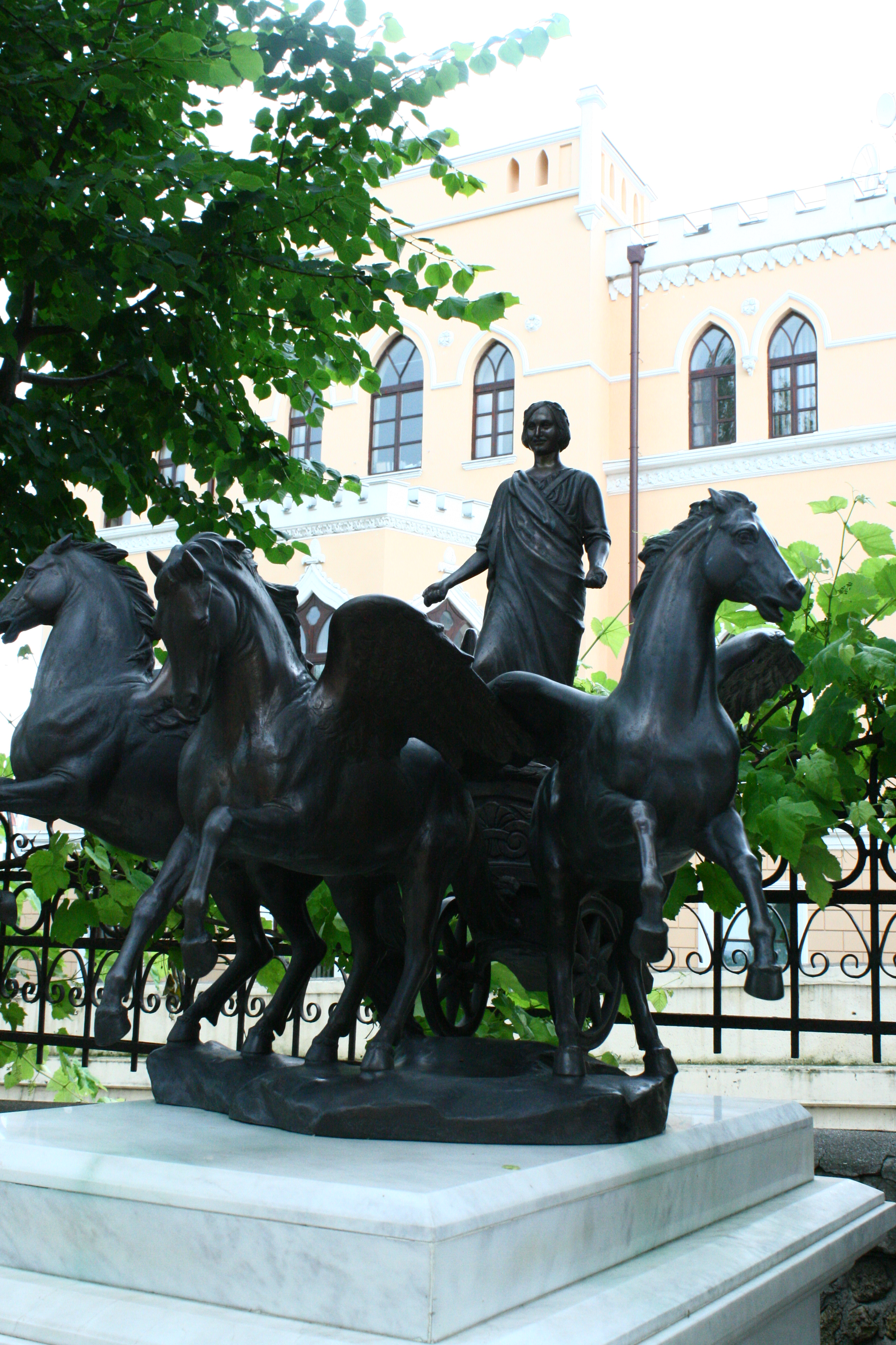 Skulptūrų sodas - Odesos valstybinis literatūros muziejus (4)