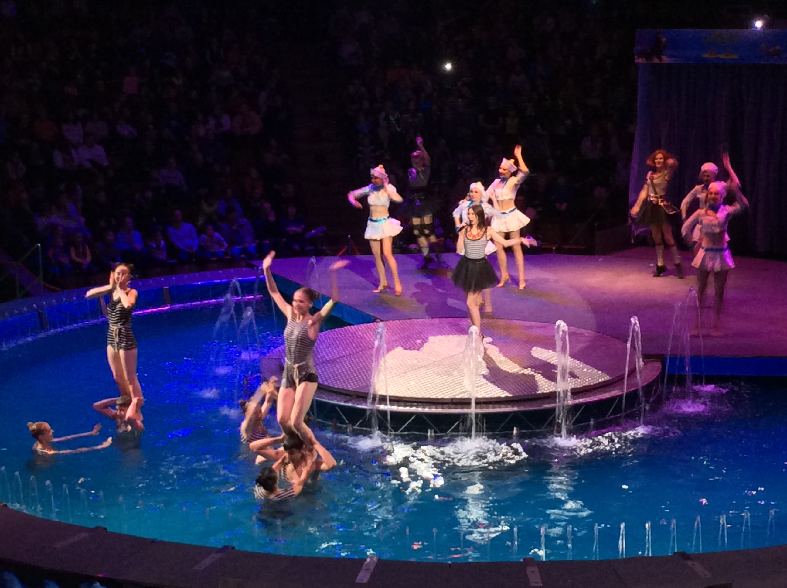 Wasser und Feuer - Zirkus im Wasser - Der Nationalzirkus der Ukraine (12)